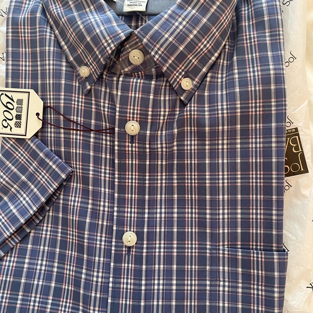 JoS A Banks beautiful plaid shirt short sleeves size L